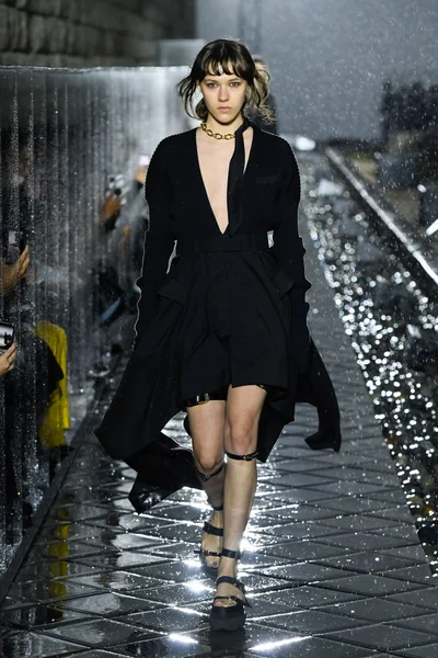 Look 3